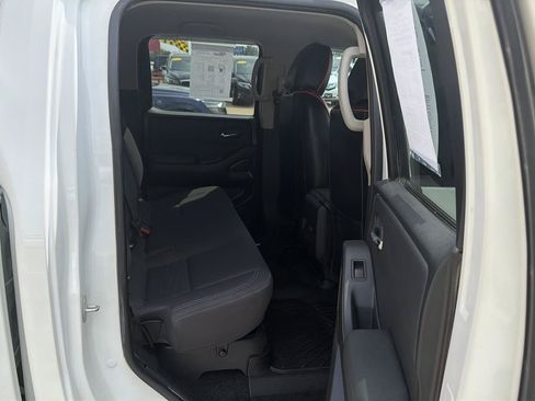 Used 2022 Nissan Frontier SV AWD/4WD image 24