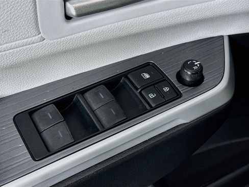 Certified 2026 Toyota Sienna XLE FWD image 29