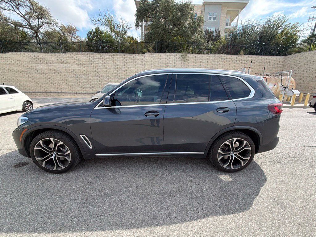 Used 2021 BMW X5 sDrive40i w/ Convenience Package RWD image 2