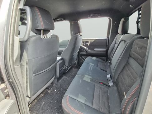 Used 2022 Nissan Frontier PRO-4X image 16
