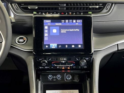 New 2025 Jeep Grand Cherokee L Laredo w/ Luxury Tech Group I image 14