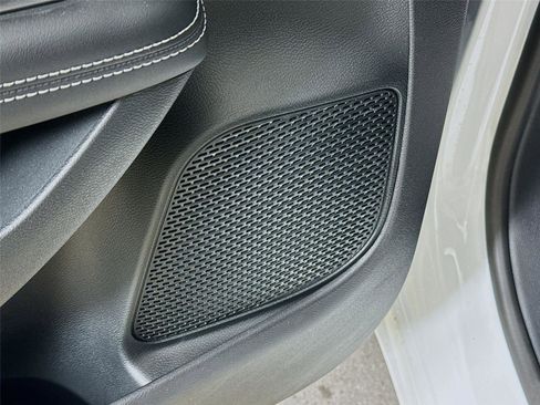 New 2026 Chrysler Pacifica Select image 21