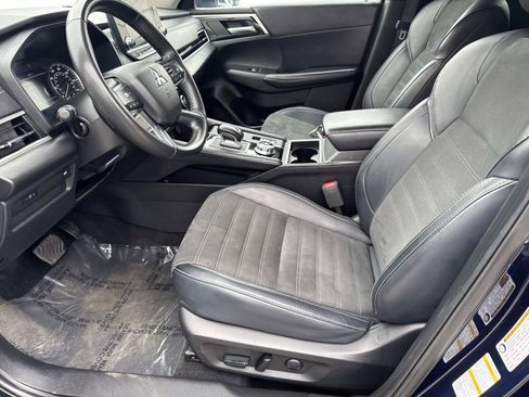 Used 2024 Mitsubishi Outlander FWD image 15