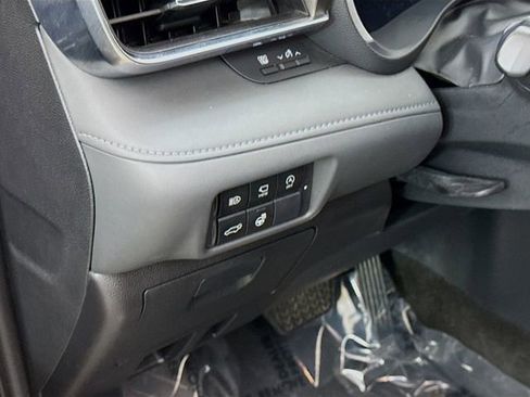 Used 2023 Toyota Highlander Limited image 10