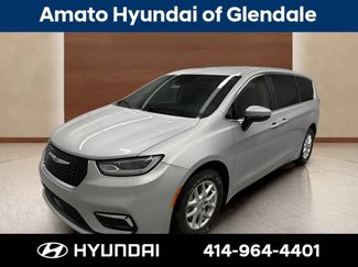 Used 2023 Chrysler Pacifica Touring-L FWD video 1