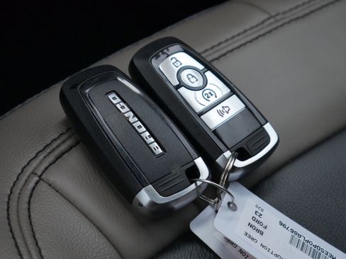 Certified 2023 Ford Bronco Wildtrak image 35