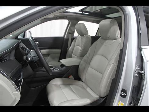Used 2019 Cadillac XT4 Premium Luxury w/ Cold Weather Package AWD/4WD image 5