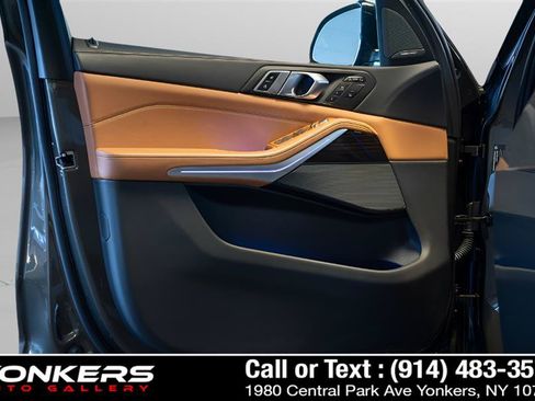 Used 2023 BMW X7 xDrive40i w/ M Sport Package AWD/4WD image 50