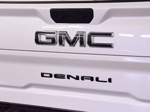 Used 2025 GMC Sierra 2500 Denali Ultimate w/ Snow Plow Prep/Camper Package AWD/4WD image 16