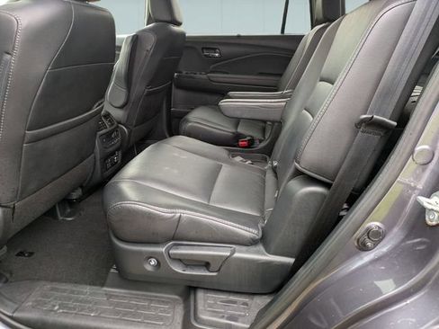 Used 2021 Honda Pilot Touring image 26