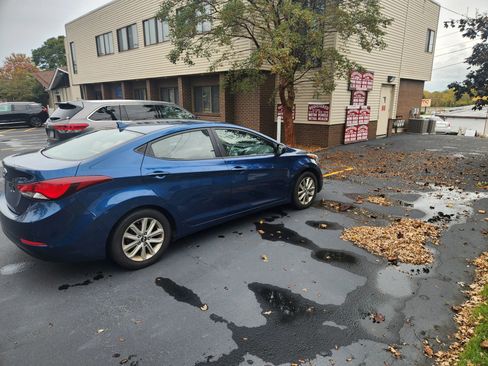 Used 2014 Hyundai Elantra SE w/ Option Group 02 image 10