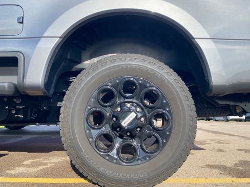 Used 2024 Ford F250 Lariat w/ Black Appearance Package AWD/4WD image 12