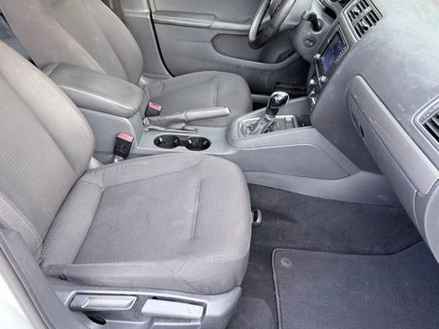 Used 2016 Volkswagen Jetta SE FWD image 25