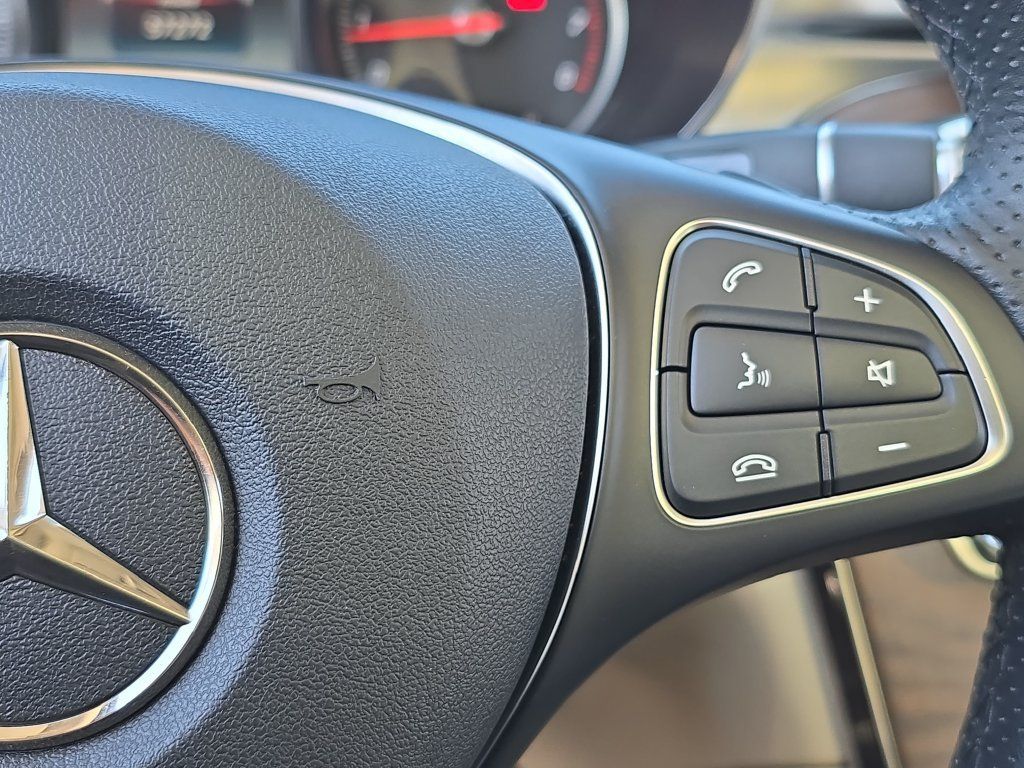 Used 2019 Mercedes-Benz GLC 300 4MATIC image 21