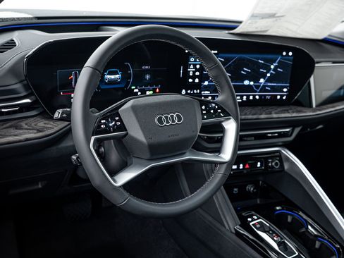 New 2025 Audi Q5 Prestige image 9
