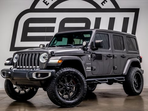Used 2020 Jeep Wrangler Unlimited Sahara AWD/4WD image 1