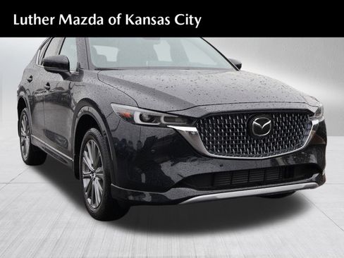New 2025 MAZDA CX-5 Signature image 1