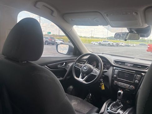 Used 2019 Nissan Rogue S w/ Special Edition Package FWD image 28