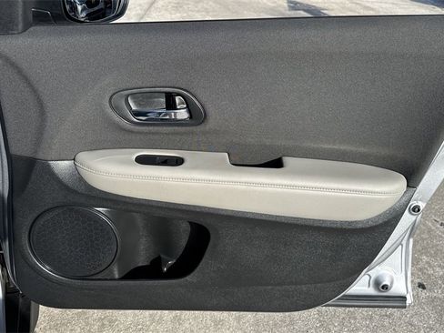 Used 2020 Honda HR-V LX image 44