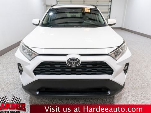 Used 2019 Toyota RAV4 XLE Premium FWD image 7