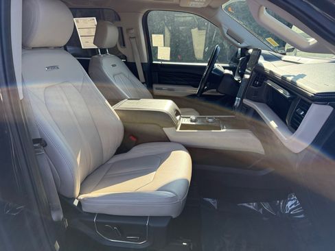 Certified 2023 Ford Expedition Max Platinum image 20