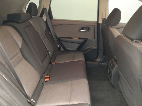 Used 2023 Nissan Rogue SV FWD image 19