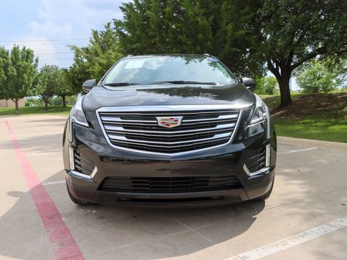 Used 2018 Cadillac XT5 Premium Luxury FWD image 2