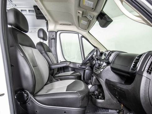 Used 2025 RAM ProMaster 2500 w/ Convenience Group FWD image 8