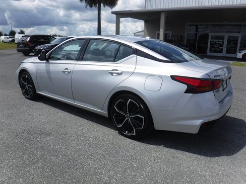 Used 2024 Nissan Altima 2.5 SR FWD image 7