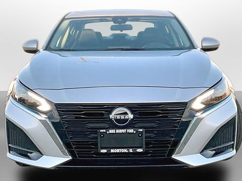 Used 2023 Nissan Altima 2.5 SV image 3