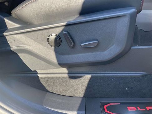 New 2026 Ford F250 Lariat w/ Black Appearance Package image 32