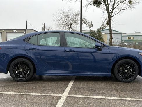 Certified 2025 Toyota Camry SE image 7