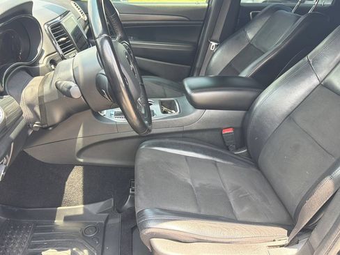 Used 2022 Jeep Grand Cherokee Laredo X RWD image 11