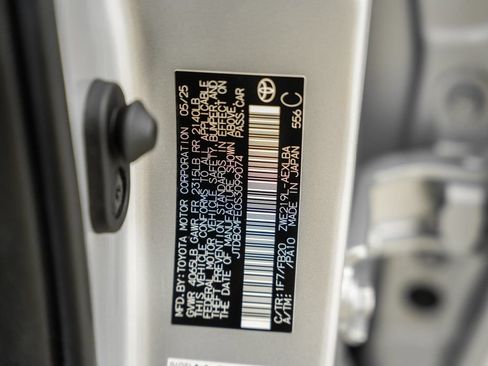 Used 2025 Toyota Corolla LE w/ LE Premium Package FWD image 35