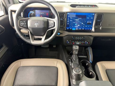 Used 2023 Ford Bronco Wildtrak AWD/4WD image 14