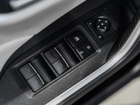 Used 2022 Toyota RAV4 XLE image 25