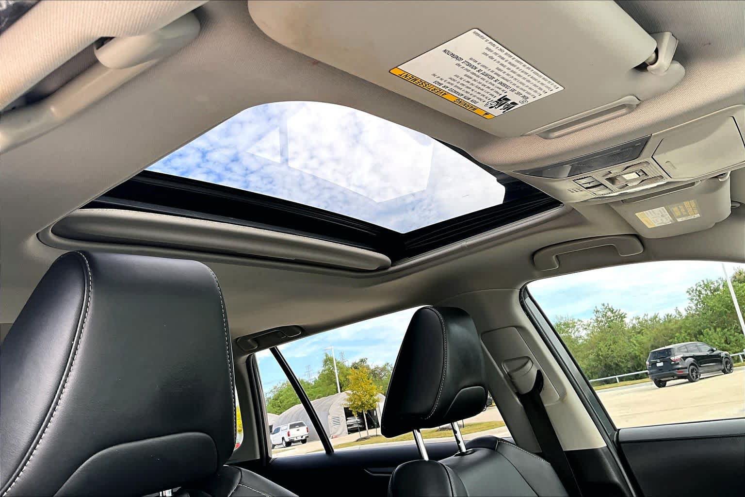 Used 2019 Toyota RAV4 XLE Premium FWD image 13