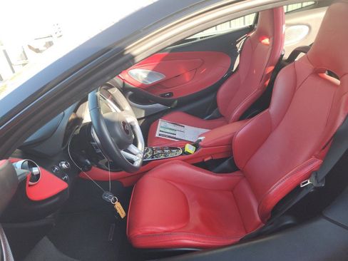 Used 2022 McLaren GT image 3