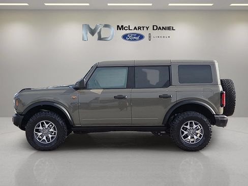 Used 2025 Ford Bronco Badlands AWD/4WD image 3