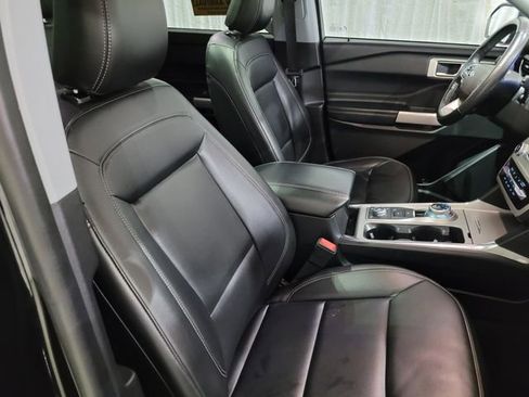 Used 2022 Ford Explorer XLT image 60