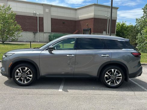 Used 2025 INFINITI QX60 Luxe FWD image 2
