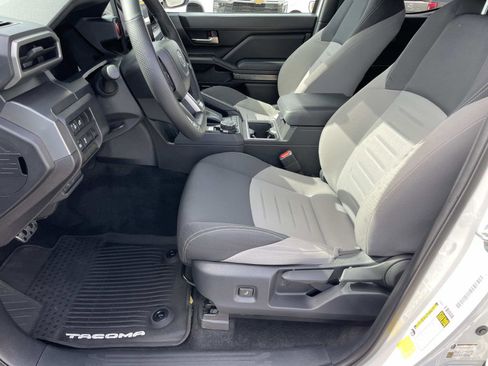 Used 2024 Toyota Tacoma TRD Sport image 16