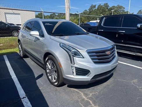 Used 2017 Cadillac XT5 Premium Luxury FWD image 1