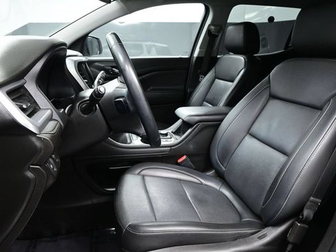 Used 2023 GMC Acadia SLT w/ Elevation Edition FWD image 9