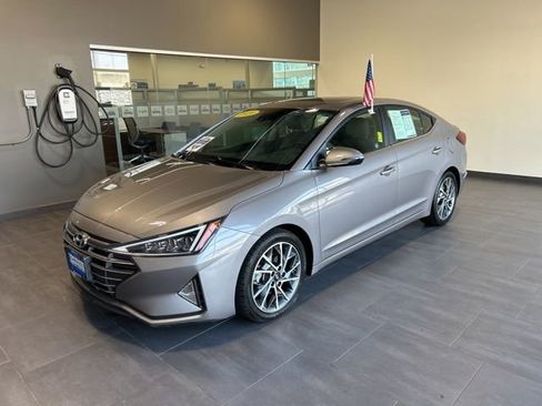 Used 2020 Hyundai Elantra Limited w/ Ultimate Package 03 FWD image 34