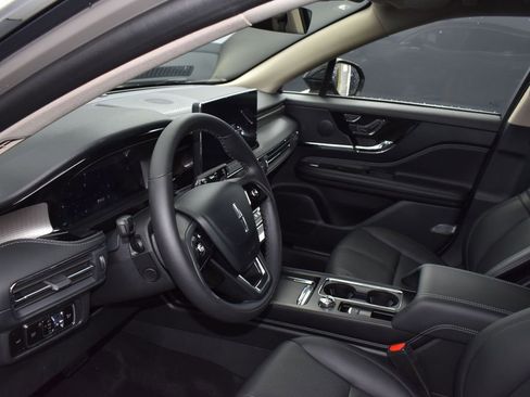 New 2025 Lincoln Corsair Reserve image 11