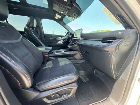 Used 2025 Ford Explorer ST w/ Sun And Sound Package RWD image 17