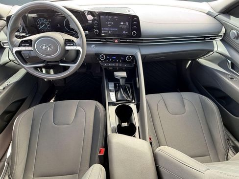 Used 2021 Hyundai Elantra SEL w/ Convenience Package FWD image 15