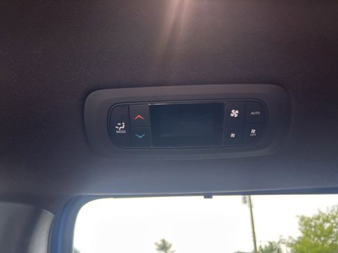 New 2026 Chrysler Pacifica Select FWD image 33