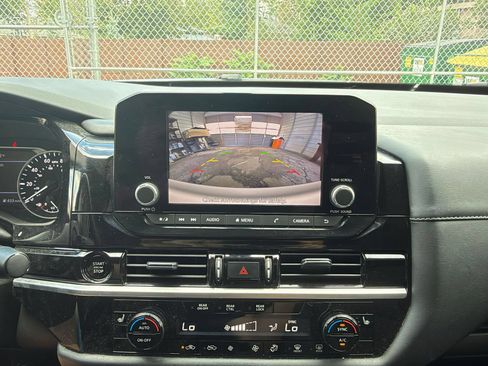 Used 2025 Nissan Pathfinder SV AWD/4WD image 20